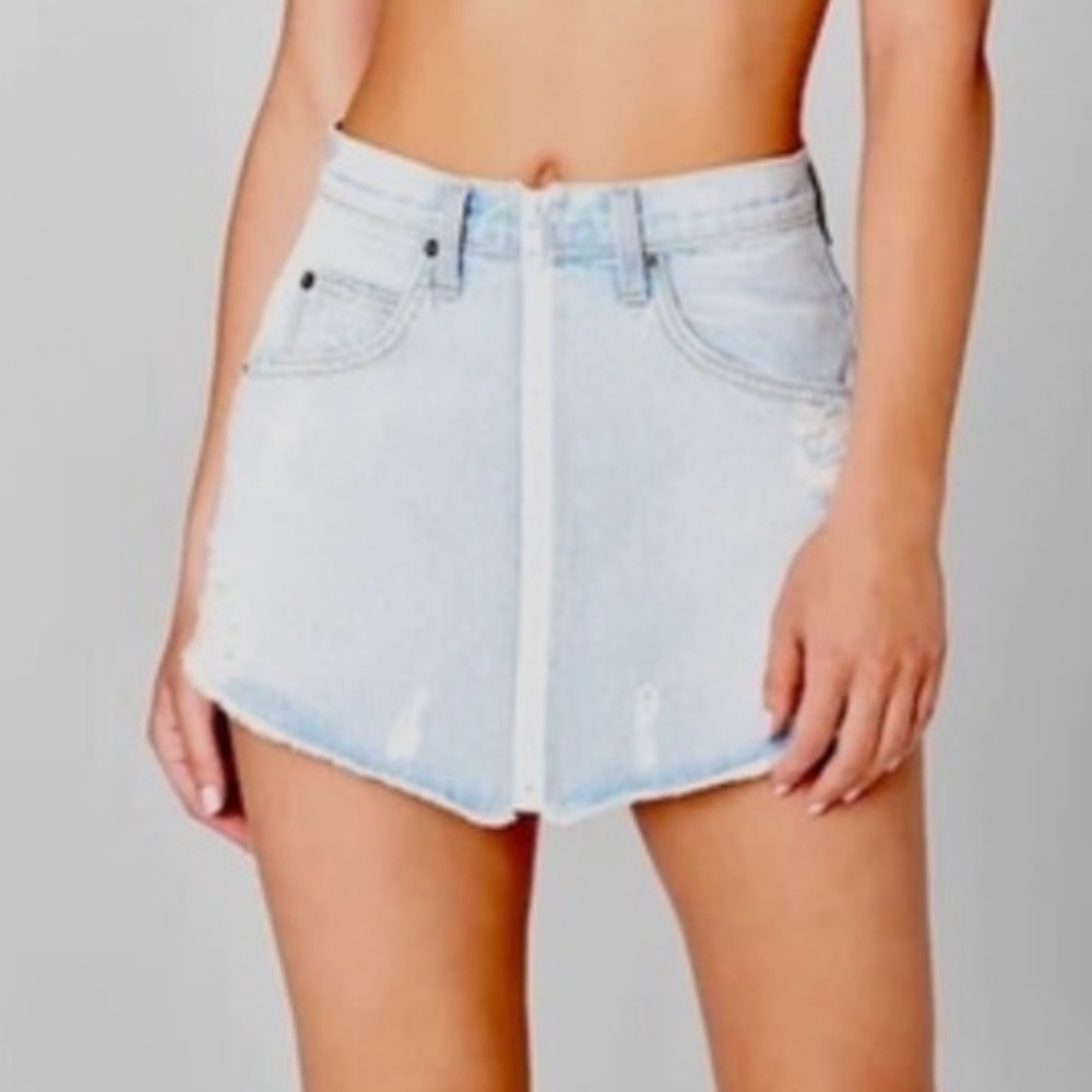 CARMAR LF Beatrice Skirt - Light Wash/White Zipper (Size 25)